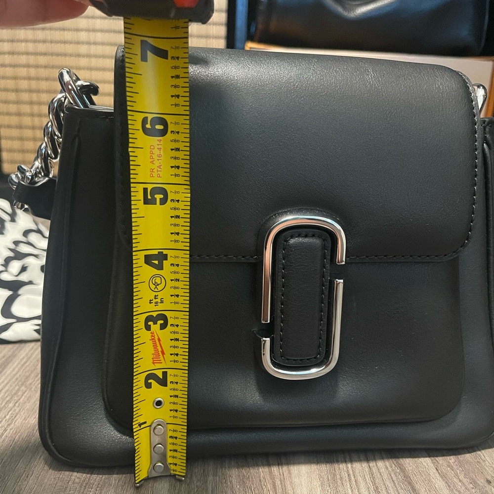 Marc Jacobs Black Leather Shoulder Bag - Picture 10 of 10